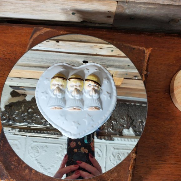 Hallmark Bisque Trinket Box - Heart-Shaped - Trio of Praying Angels - Picture 7 of 8